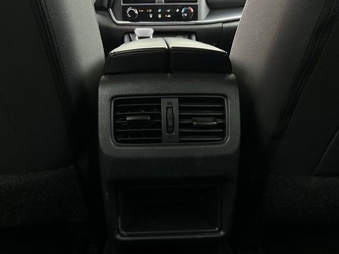 Used 2023 Nissan Rogue S image 12