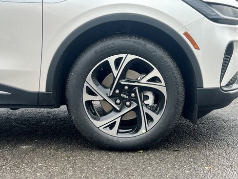 New 2026 Lincoln Nautilus Premier w/ Equipment Group 102A image 6