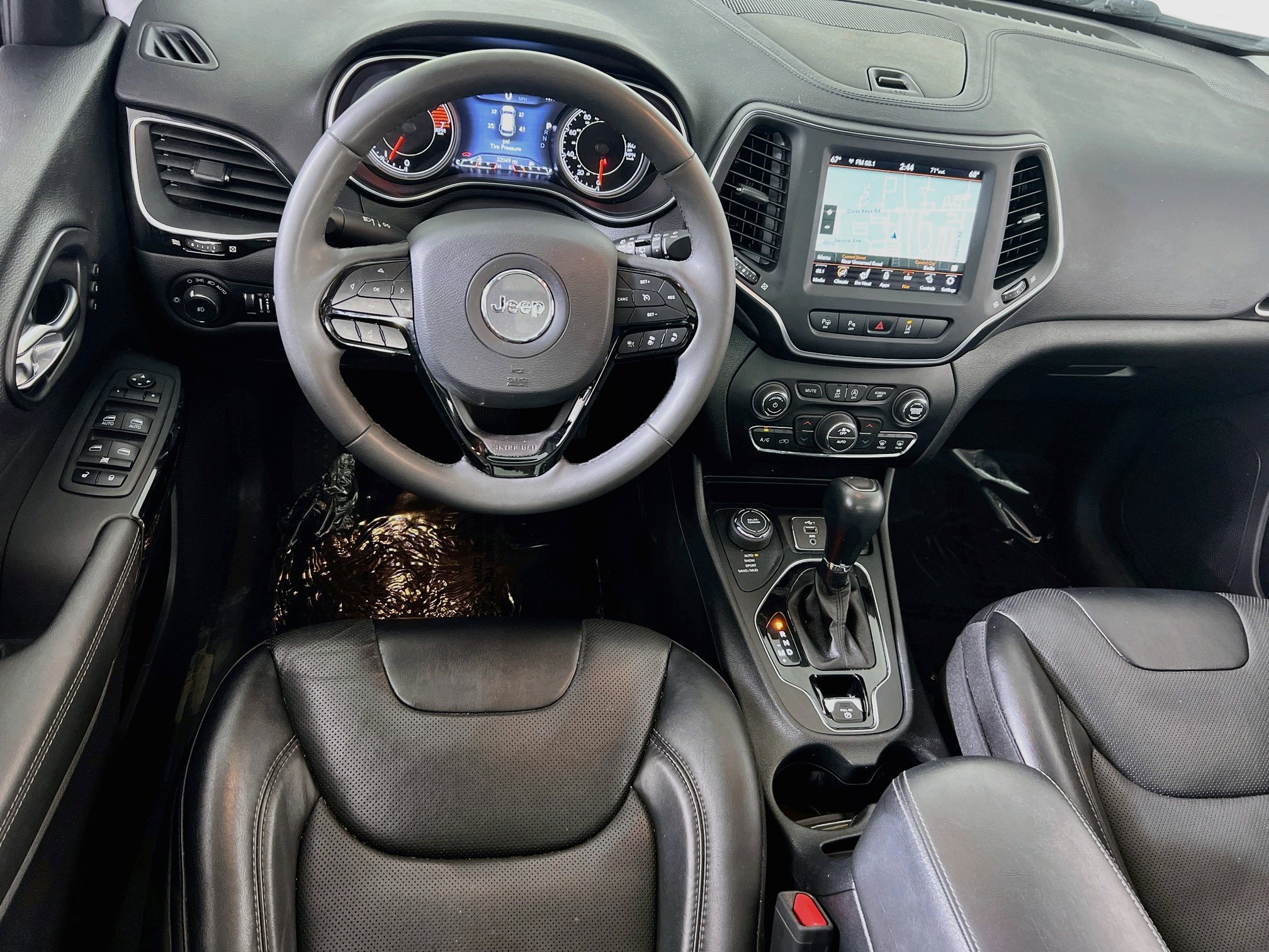 Used 2023 Jeep Cherokee Altitude Lux w/ Lux Elite Package AWD/4WD image 23