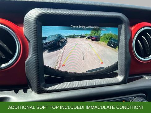 Used 2020 Jeep Wrangler Unlimited Rubicon w/ Dual Top Group AWD/4WD image 25