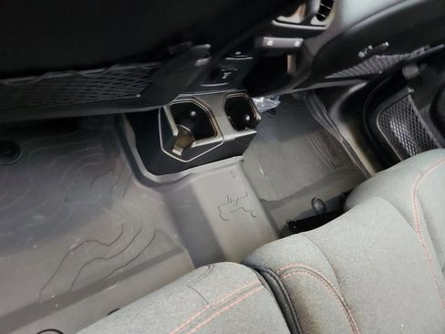 Used 2025 Jeep Wrangler Unlimited Rubicon w/ XTREMEE 35" Tire Package image 8