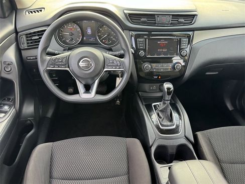 Used 2019 Nissan Rogue Sport S image 14