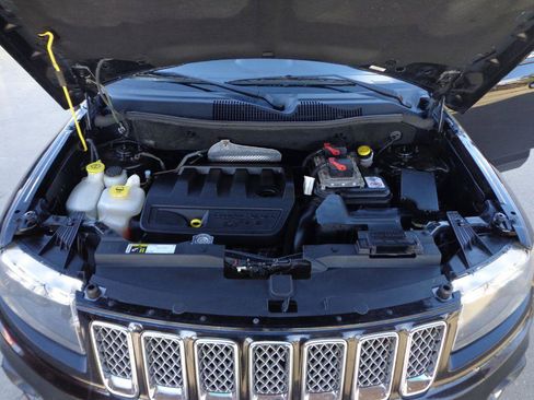 Used 2016 Jeep Compass High Altitude image 8