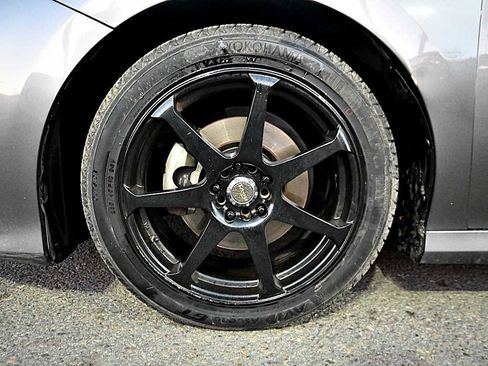 Used 2018 Toyota Camry LE image 8