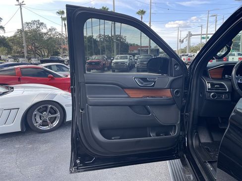 Used 2019 Lincoln Navigator L Select AWD/4WD image 47