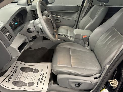 Used 2007 Jeep Grand Cherokee Laredo RWD image 11
