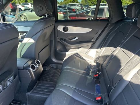 Used 2022 Mercedes-Benz GLC 300 4MATIC image 5