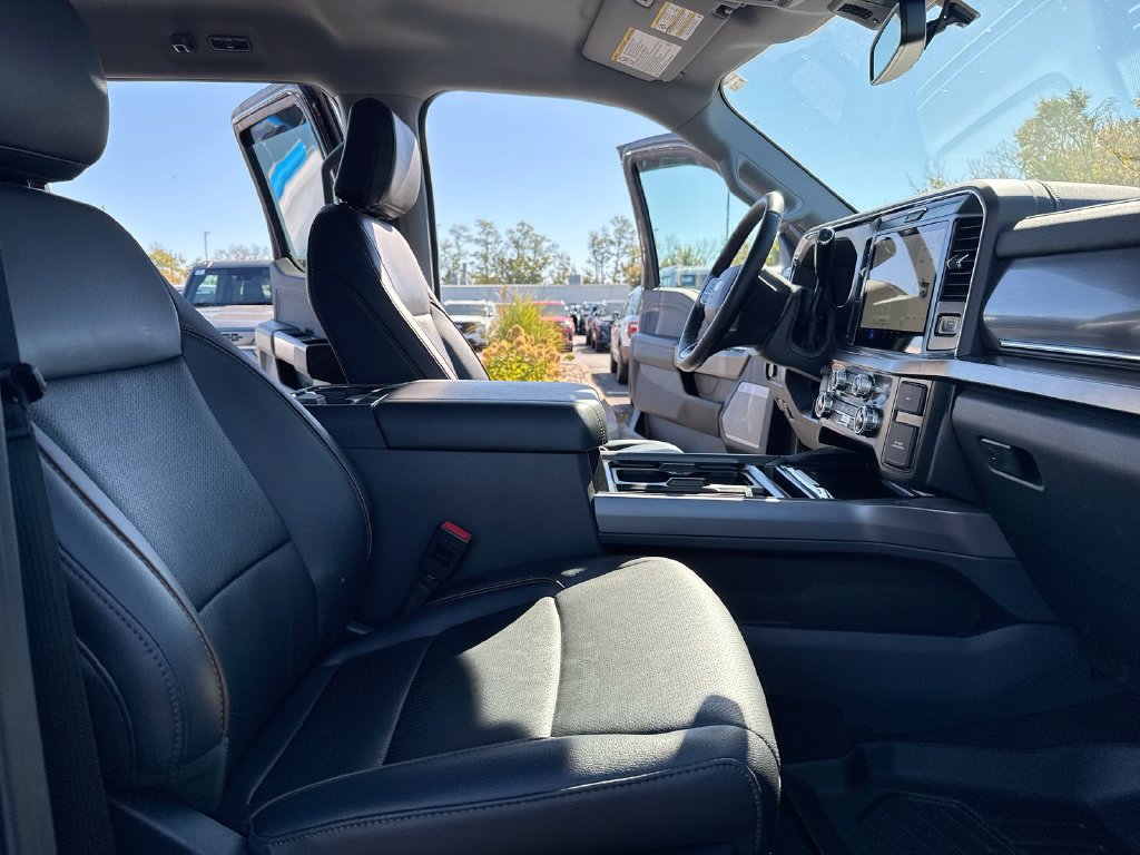 Used 2026 Ford F350 Lariat w/ FX4 Off-Road Package AWD/4WD image 22