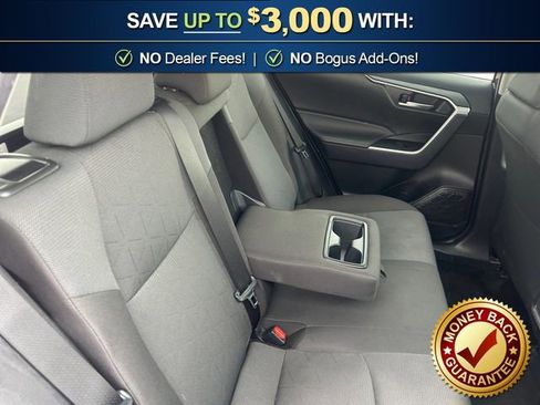 Used 2025 Toyota RAV4 XLE AWD/4WD image 13