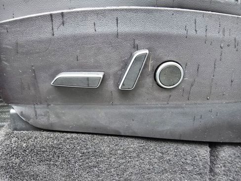 Used 2022 Tesla Model Y Performance image 24