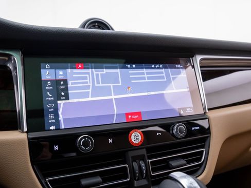 New 2026 Porsche Macan image 23