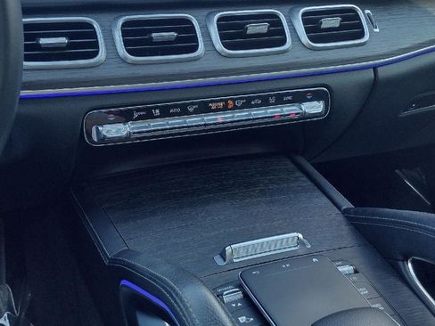 Used 2022 Mercedes-Benz GLS 450 4MATIC image 36