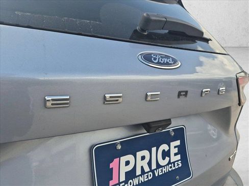 Used 2022 Ford Escape SEL w/ Technology Package AWD/4WD image 28