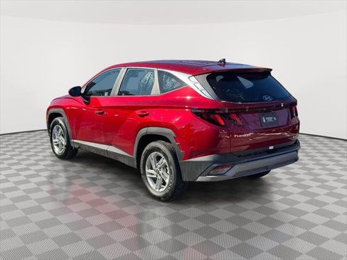 Certified 2025 Hyundai Tucson SE image 4