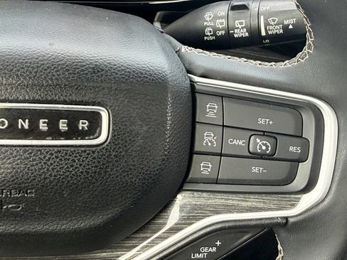 Used 2022 Jeep Wagoneer Series II w/ Premium Group I AWD/4WD image 20