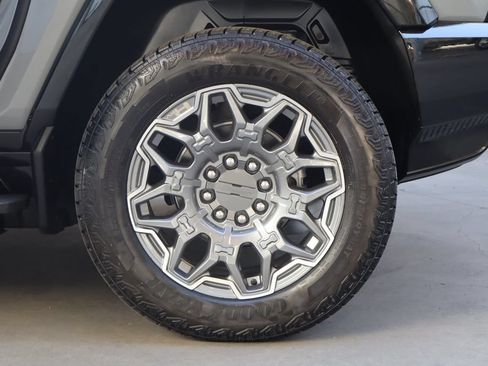 Used 2025 GMC Hummer EV 3X AWD/4WD image 13