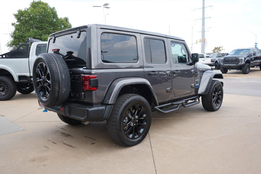 Used 2022 Jeep Wrangler Unlimited Sahara AWD/4WD image 12
