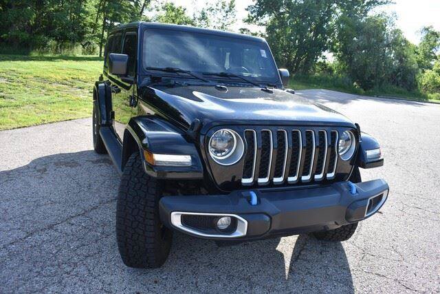 Used 2023 Jeep Wrangler Unlimited Sahara AWD/4WD image 10