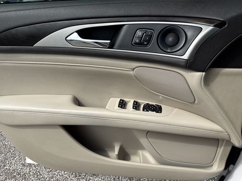 Used 2019 Lincoln MKZ Reserve FWD image 14