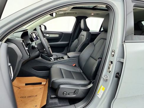 New 2026 Volvo XC40 B5 Plus w/ Climate Package AWD/4WD image 21