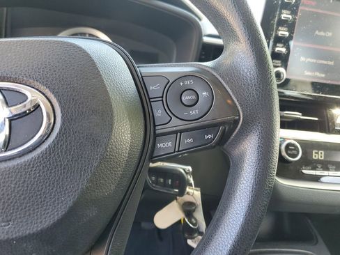 Used 2020 Toyota Corolla LE FWD image 23