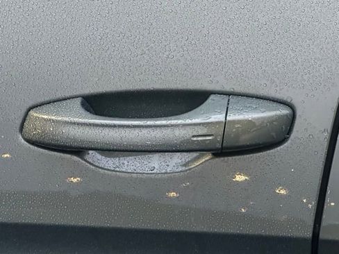 New 2026 Volkswagen Atlas Cross Sport SE image 13