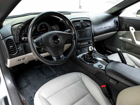 Used 2012 Chevrolet Corvette Grand Sport w/ 3LT Preferred Equipment Group RWD image 3