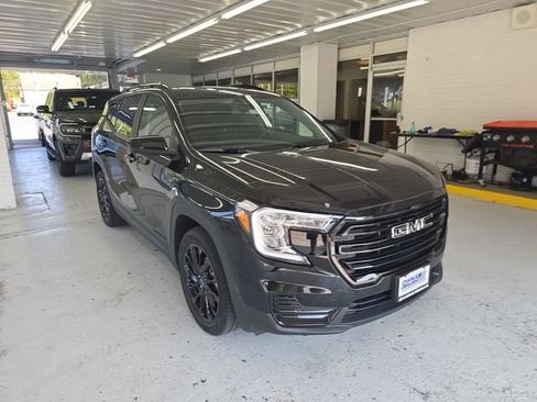 Certified 2023 GMC Terrain SLE w/ Driver Convenience Package FWD image 7