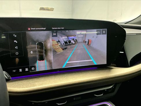 Certified 2025 Audi Q5 Premium Plus w/ Premium Plus image 24