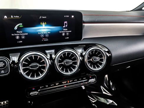 Used 2023 Mercedes-Benz CLA 250 image 21