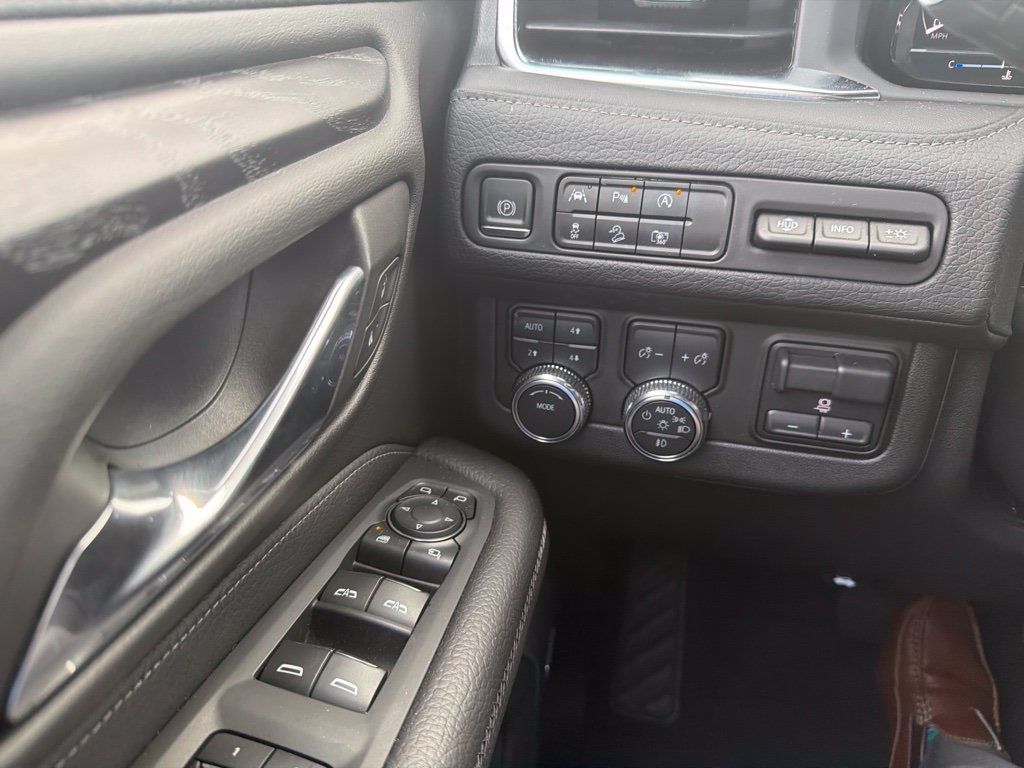 Used 2023 GMC Yukon XL Denali w/ Max Trailering Package AWD/4WD image 15