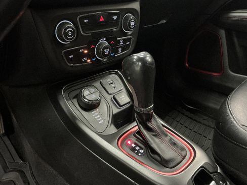 Used 2019 Jeep Compass Trailhawk w/ Cold Weather Group AWD/4WD image 18