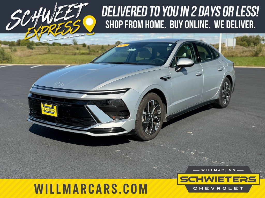 Used 2025 Hyundai Sonata SEL FWD image 1
