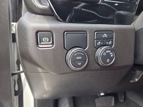Used 2025 Chevrolet Silverado 1500 LT RWD image 23