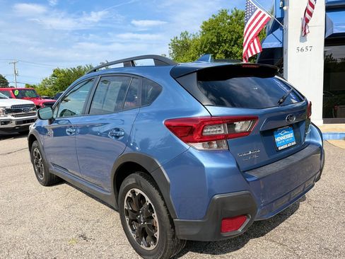 Used 2021 Subaru Crosstrek 2.0i Premium w/ Moonroof Package AWD/4WD image 8