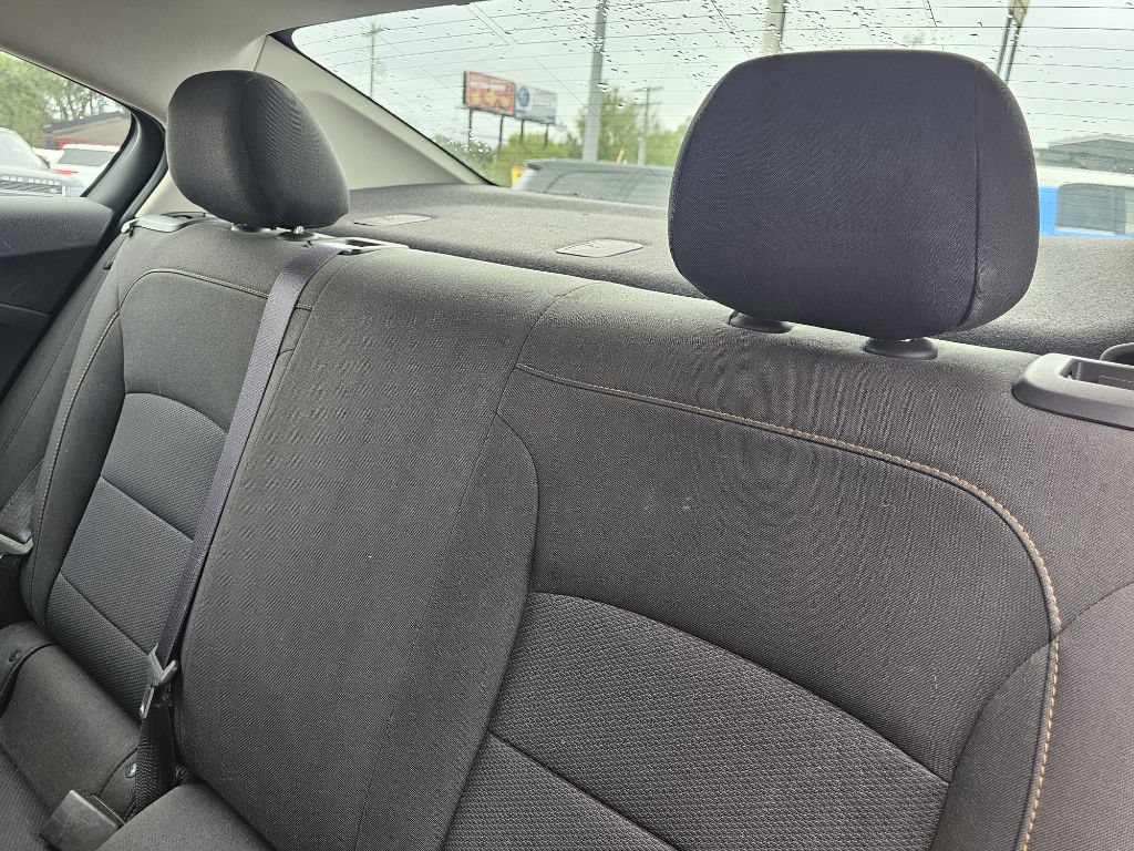 Used 2017 Chevrolet Cruze LS FWD image 25