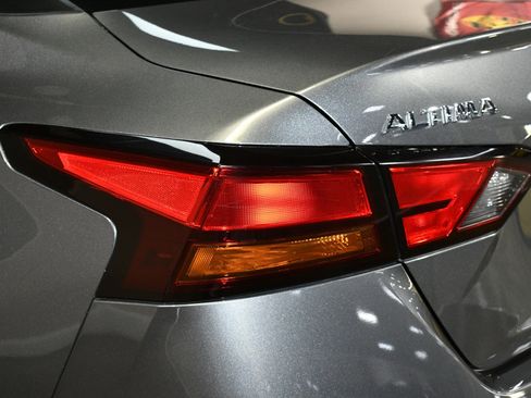 Used 2020 Nissan Altima 2.5 SR w/ Premium Package FWD image 60