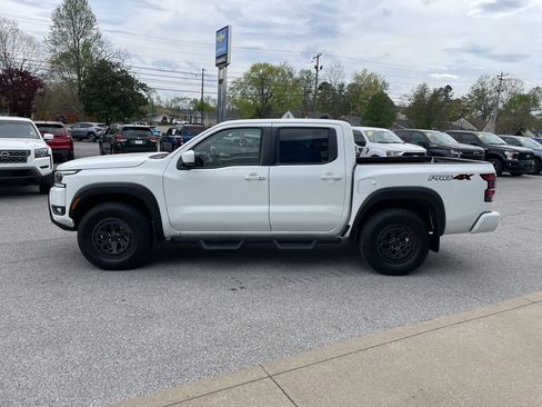 Used 2025 Nissan Frontier PRO-4X image 5