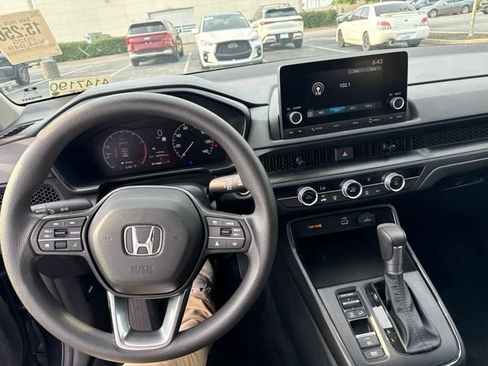 Used 2025 Honda CR-V LX image 2