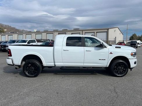 Used 2022 RAM 2500 Laramie w/ Night Edition image 2