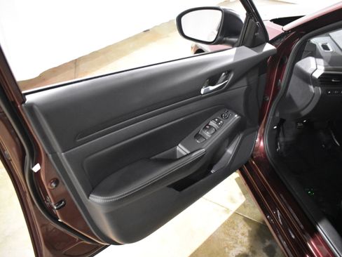 Used 2025 Nissan Altima 2.5 SV image 23