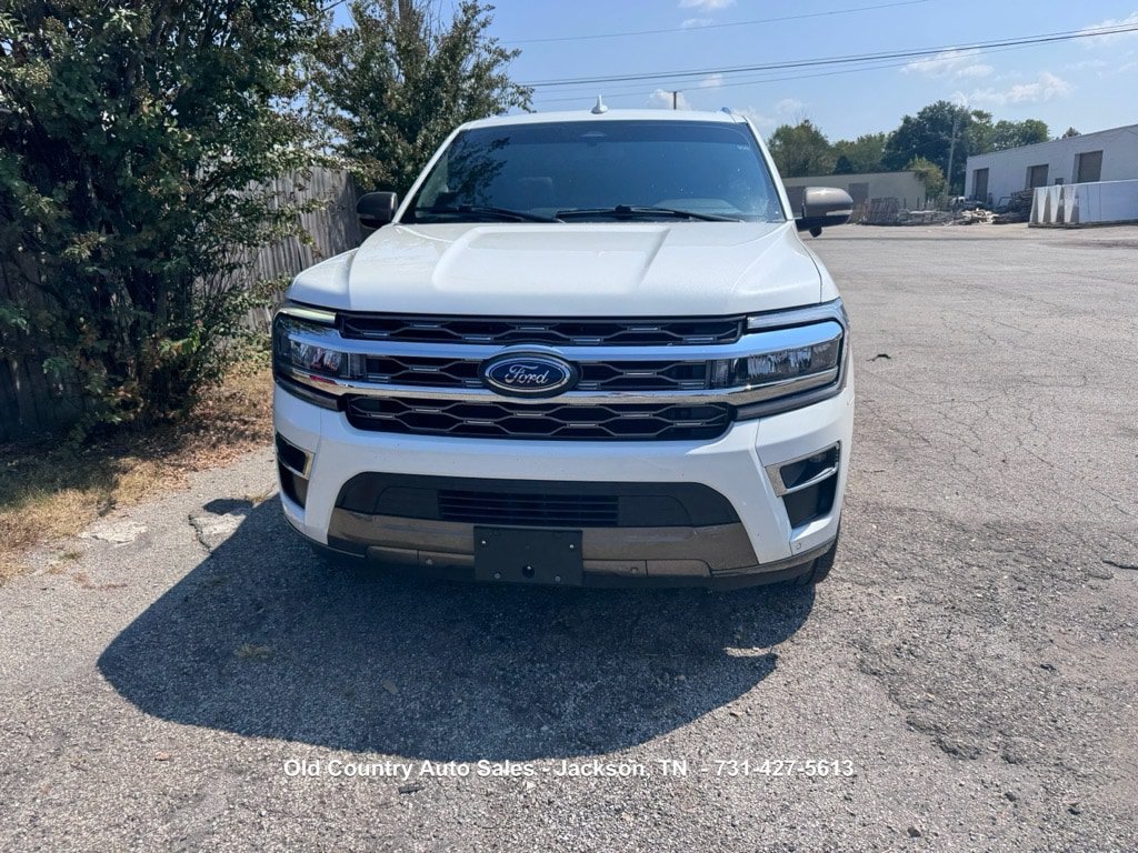Used 2023 Ford Expedition Max King Ranch RWD image 3