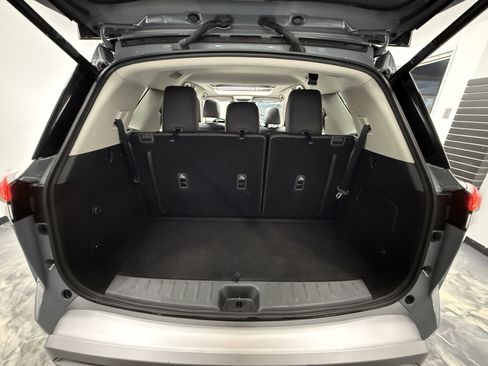 Used 2022 Nissan Pathfinder Platinum image 30