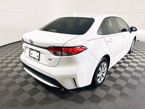 Used 2021 Toyota Corolla LE FWD image 3