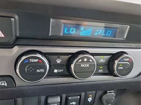 Used 2021 Toyota Tacoma TRD Off-Road AWD/4WD image 26