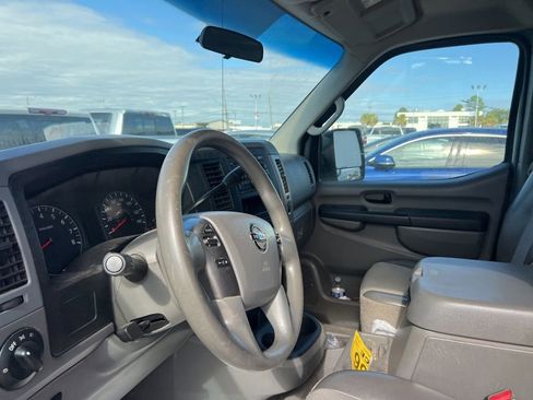 Used 2015 Nissan NV 2500 SV w/ Side & Curtain Airbag Package image 22