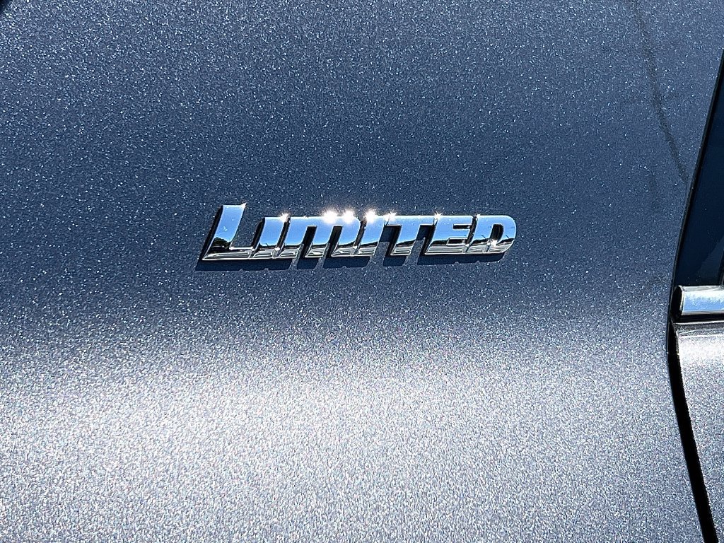 Used 2015 Toyota 4Runner Limited AWD/4WD image 28
