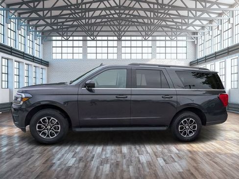 Used 2024 Ford Expedition Max XLT RWD image 7