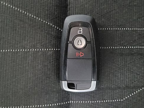 Used 2021 Ford EcoSport SE w/ SE Convenience Package image 32