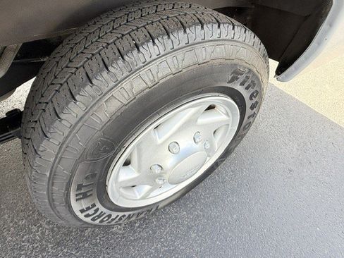 Used 2008 Ford E-150 and Econoline 150 Wagon RWD image 10